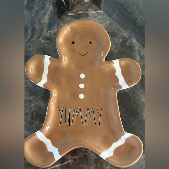 Rae Dunn YUMMY gingerbread plate - Picture 1 of 1